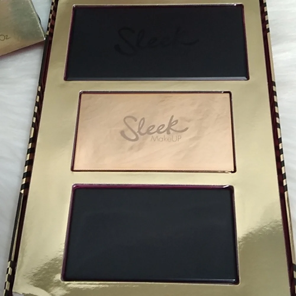 (#11) HP!! NWT Sleek Bring On The Night Makeup Set